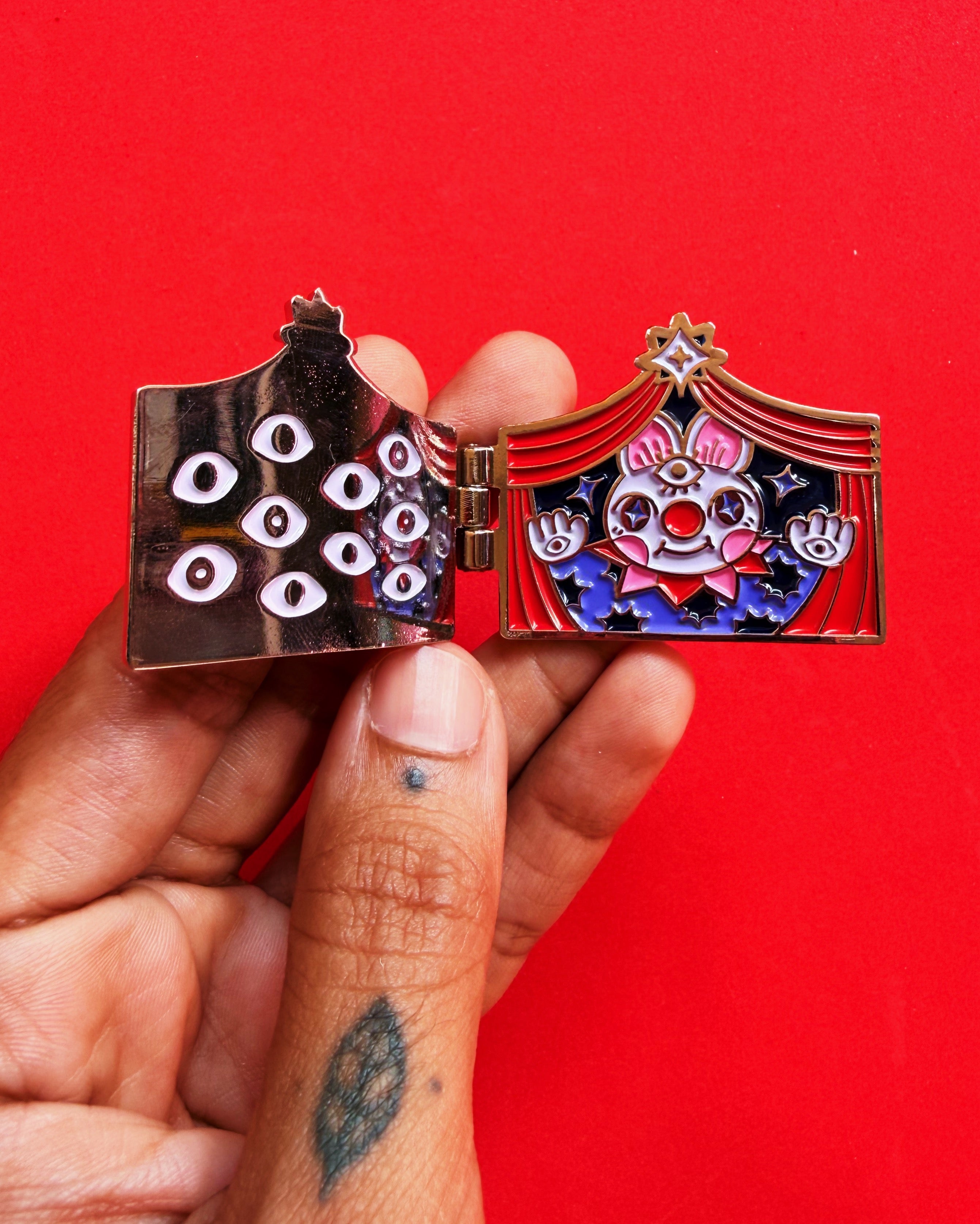 Mistery Circus - Folding Enamel Pin
