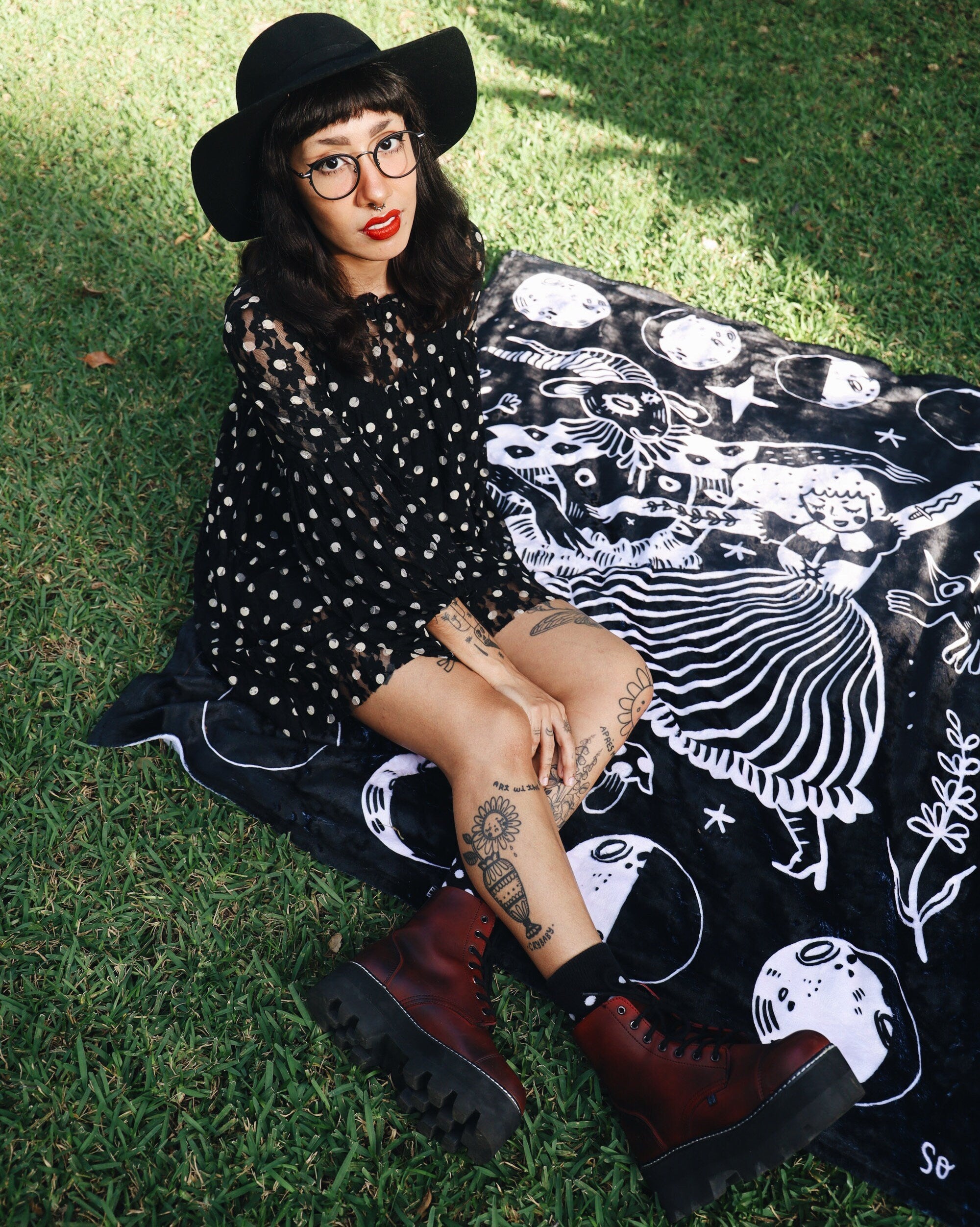 Dancing Queen - Throw Blanket