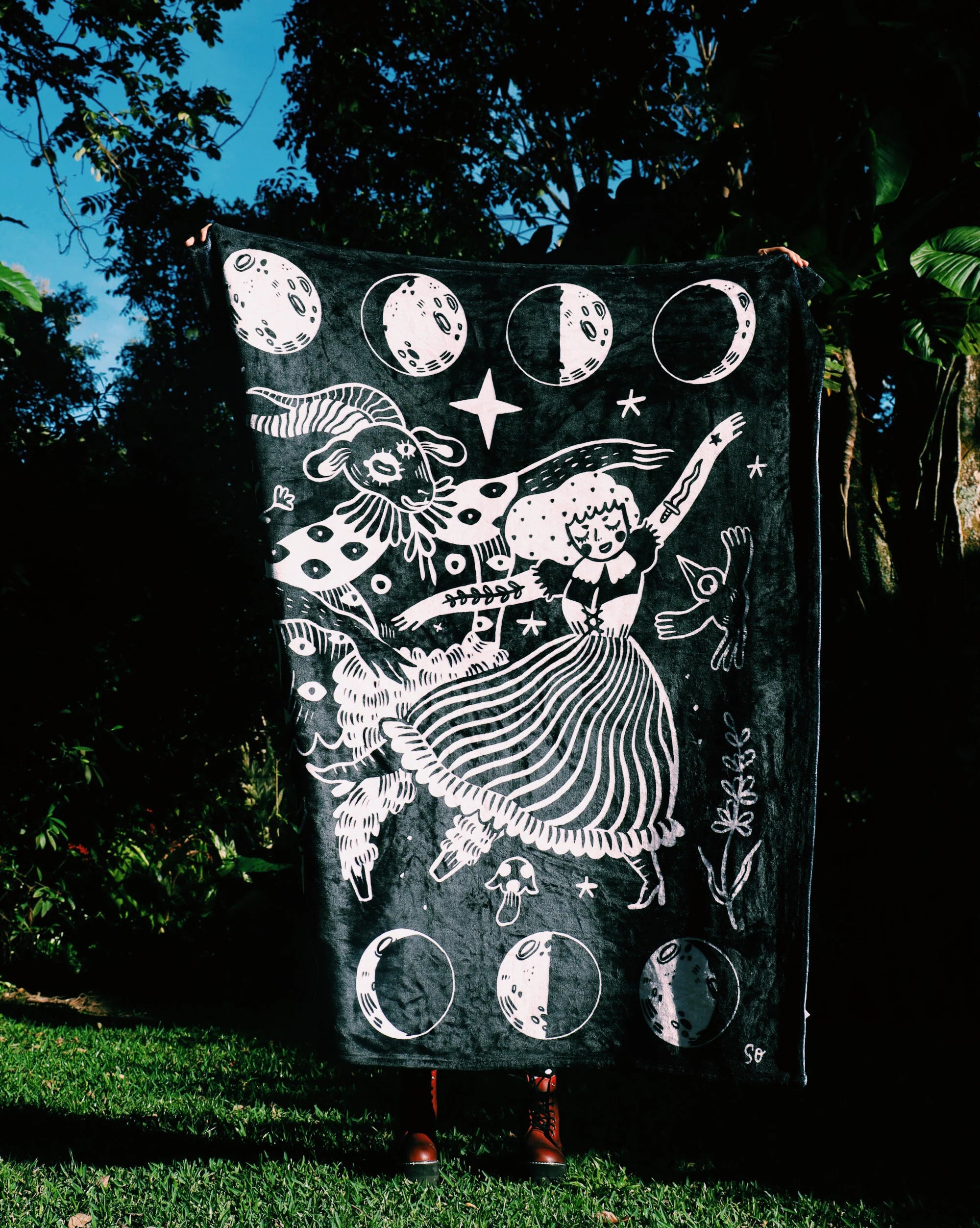 Dancing Queen - Throw Blanket